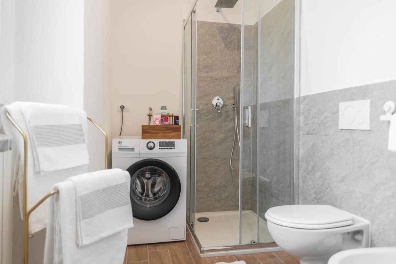 Lora Apartment,Free Private Parking, Self Check In,1 Como Bagian luar foto