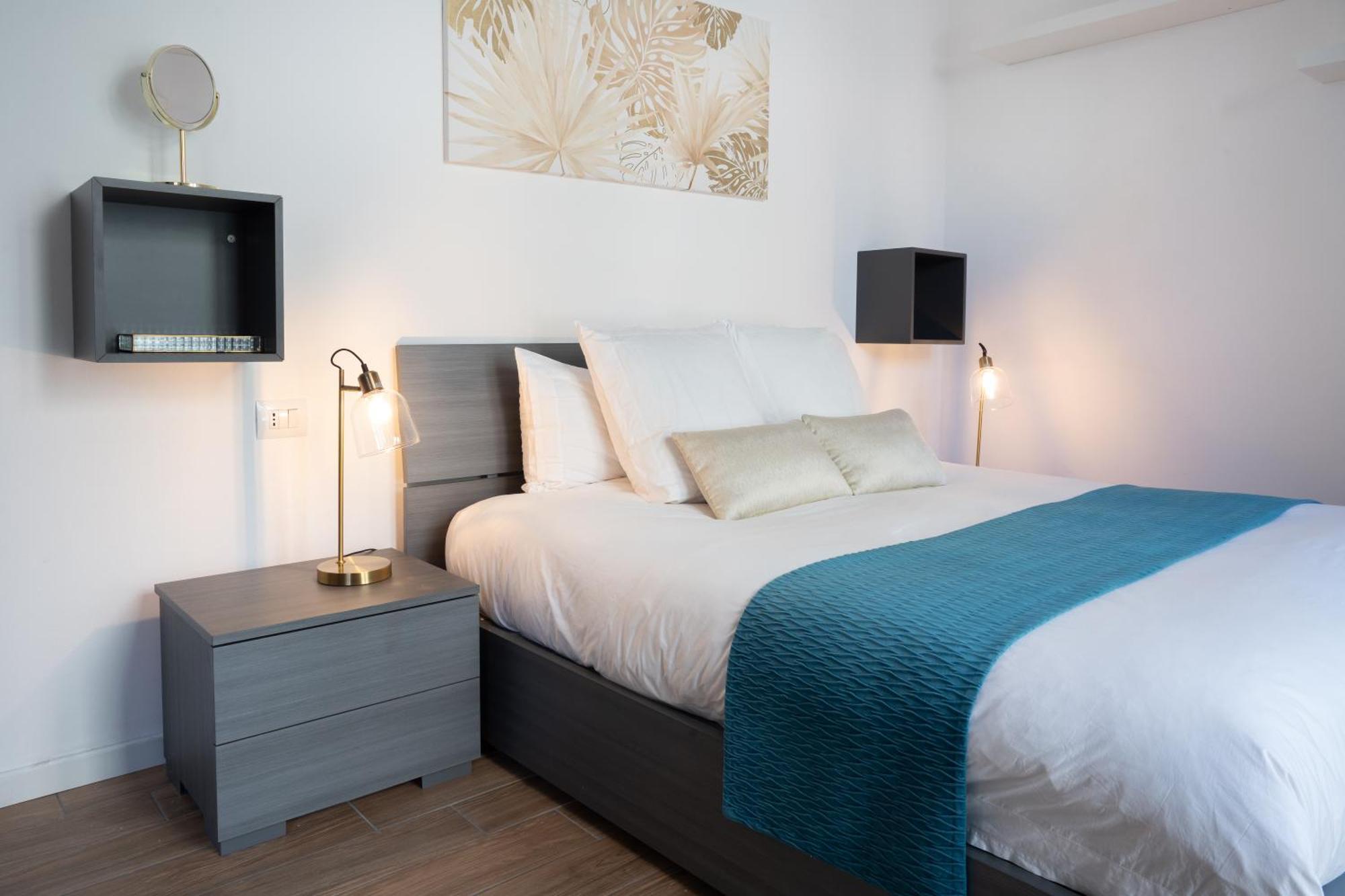Lora Apartment,Free Private Parking, Self Check In,1 Como Bagian luar foto