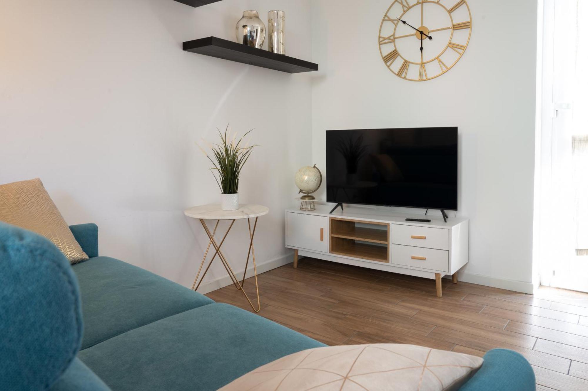 Lora Apartment,Free Private Parking, Self Check In,1 Como Bagian luar foto